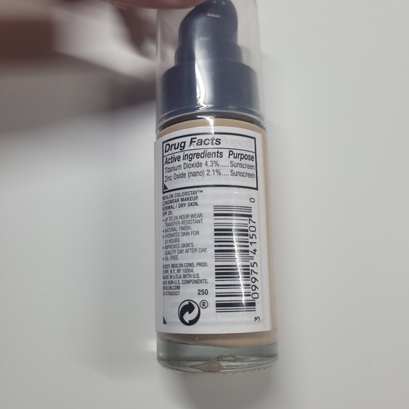 Fresh Beige Foundation - Picture 2 of 4